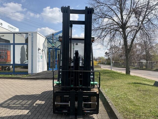 Elektromos négykerekű targonca LM ECB35QL - Lithium