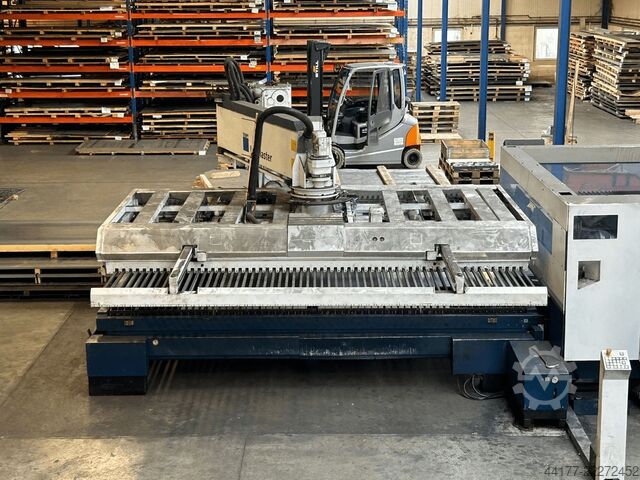 Maszyna do cięcia laserowego Trumpf TruLaser 3040 mit LiftMaster