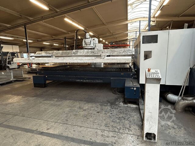 Maszyna do cięcia laserowego Trumpf TruLaser 3040 mit LiftMaster