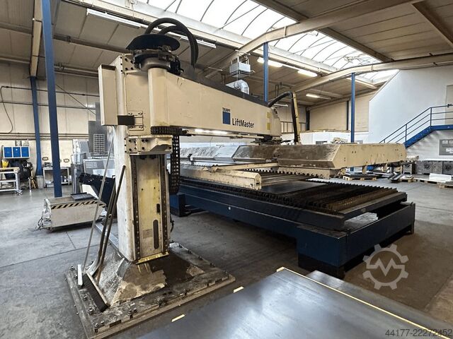 Maszyna do cięcia laserowego Trumpf TruLaser 3040 mit LiftMaster