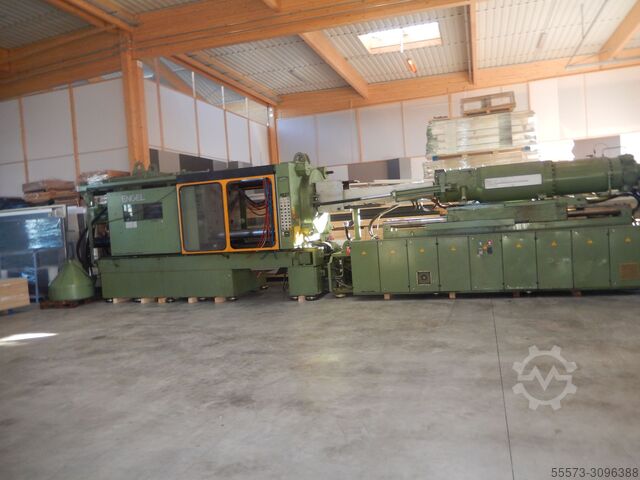 Vstřikovací stroj ENGEL