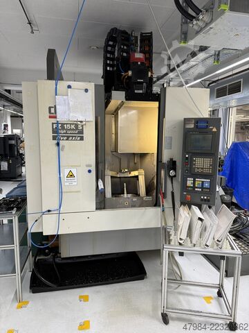 Universal-Bearbeitungszentrum CHIRON FZ 15 K S 5 AXIS