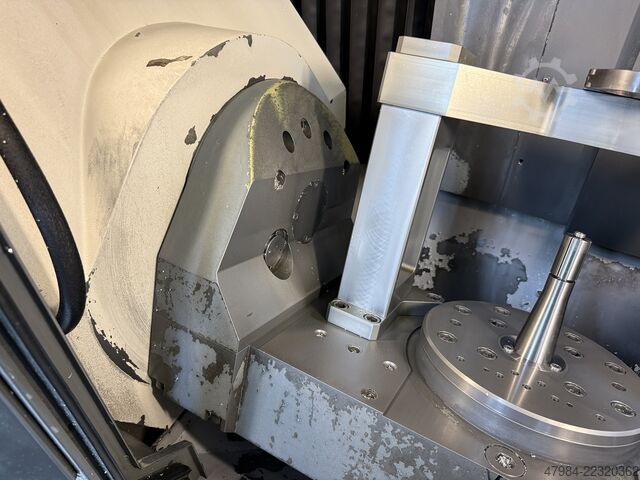 Universal-Bearbeitungszentrum CHIRON FZ 15 K S 5 AXIS