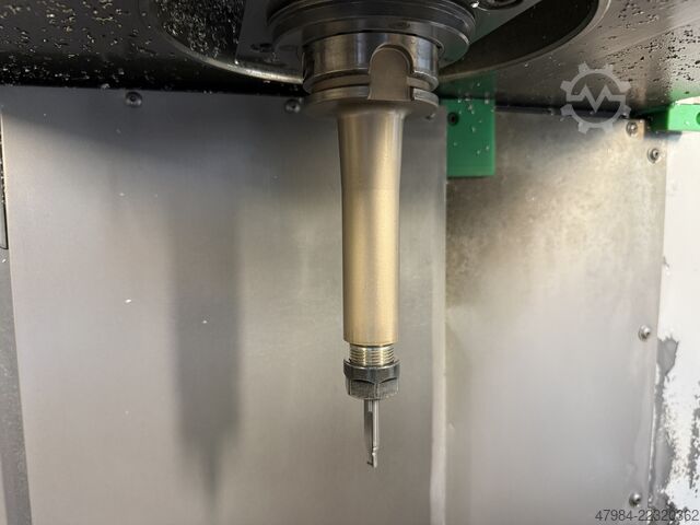 Universal-Bearbeitungszentrum CHIRON FZ 15 K S 5 AXIS