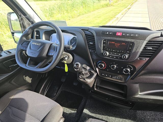 Bőrönd IVECO DAILY 35C16 Bakwagen Laadklep!
