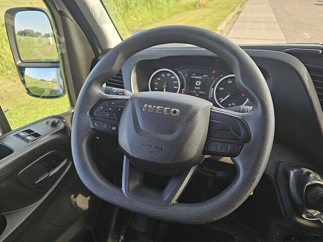 Bőrönd IVECO DAILY 35C16 Bakwagen Laadklep!
