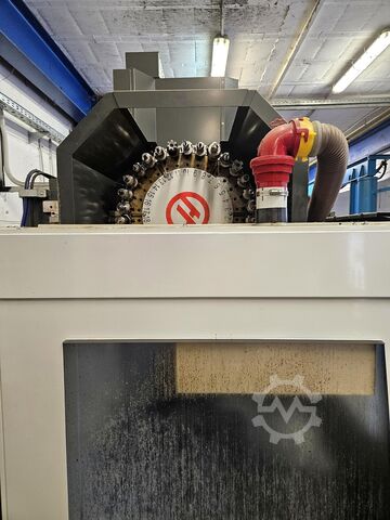 Centro di lavoro verticale Haas VF4 SS