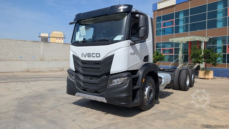Camion cu cârlig IVECO XWAY 260S54