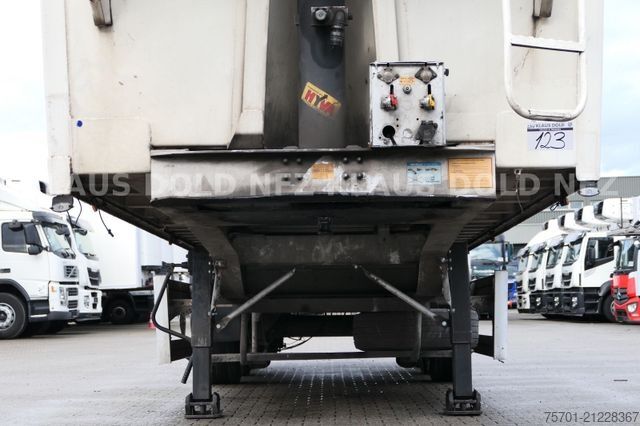 Tippsemitrailer BENALU C39C17 Kippmulde 57m³ Liftachse Plane