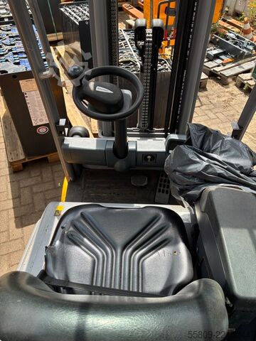 Carrello elevatore elettrico a 4 ruote Jungheinrich EFG320