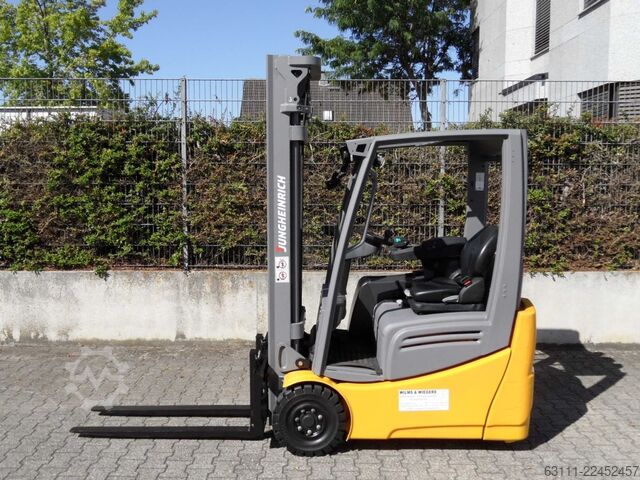 Carrello elevatore elettrico a 3 ruote Jungheinrich EFG 215 - Triplex - Baujahr 2022