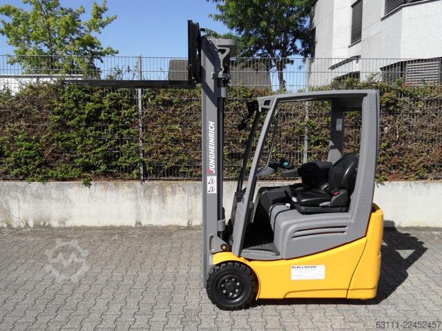 Carrello elevatore elettrico a 3 ruote Jungheinrich EFG 215 - Triplex - Baujahr 2022