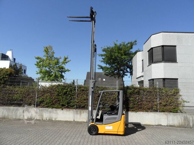 Carrello elevatore elettrico a 3 ruote Jungheinrich EFG 215 - Triplex - Baujahr 2022