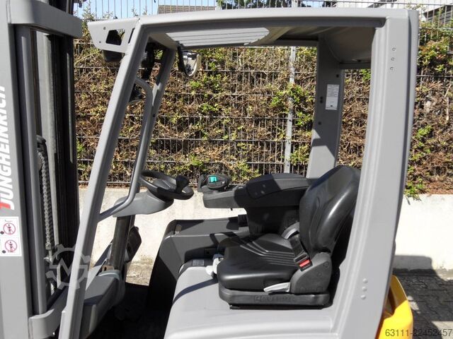 Carrello elevatore elettrico a 3 ruote Jungheinrich EFG 215 - Triplex - Baujahr 2022