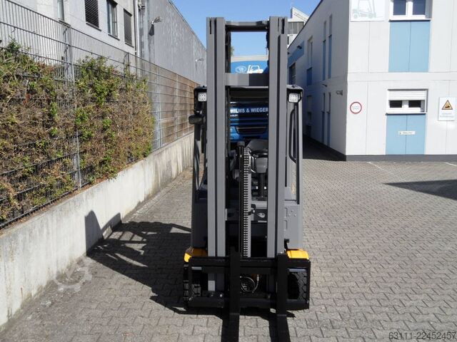 Carrello elevatore elettrico a 3 ruote Jungheinrich EFG 215 - Triplex - Baujahr 2022