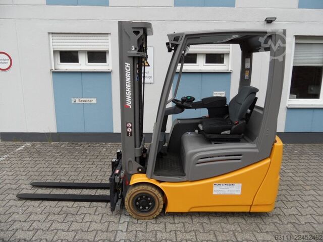 Carrello elevatore elettrico a 3 ruote Jungheinrich EFG 216k - neue Batterie - Triplex