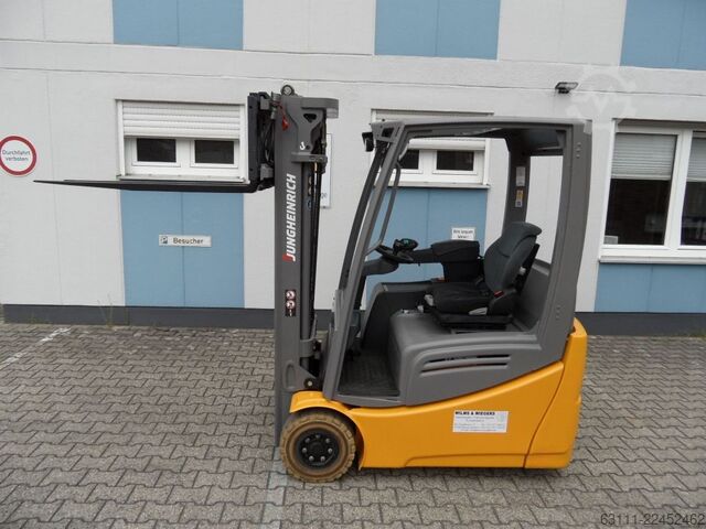 Carrello elevatore elettrico a 3 ruote Jungheinrich EFG 216k - neue Batterie - Triplex