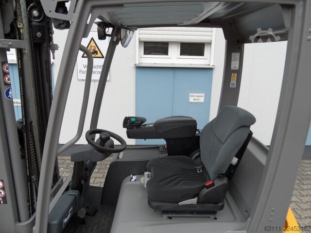 Carrello elevatore elettrico a 3 ruote Jungheinrich EFG 216k - neue Batterie - Triplex