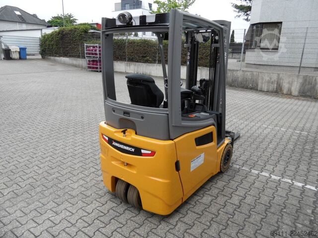 Carrello elevatore elettrico a 3 ruote Jungheinrich EFG 216k - neue Batterie - Triplex