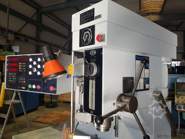 Boor- en freesmachine ACIERA 23 TNC