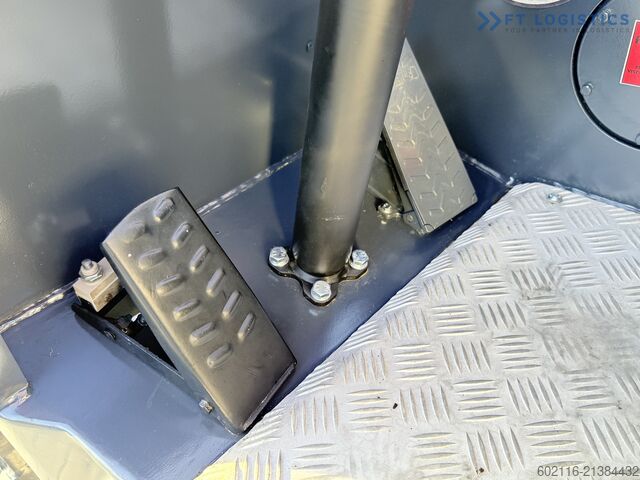 čtyřcestný vysokozdvižný vozík Combilift C3000CB GAS TRIPLEX 4900 FREE-LIFT