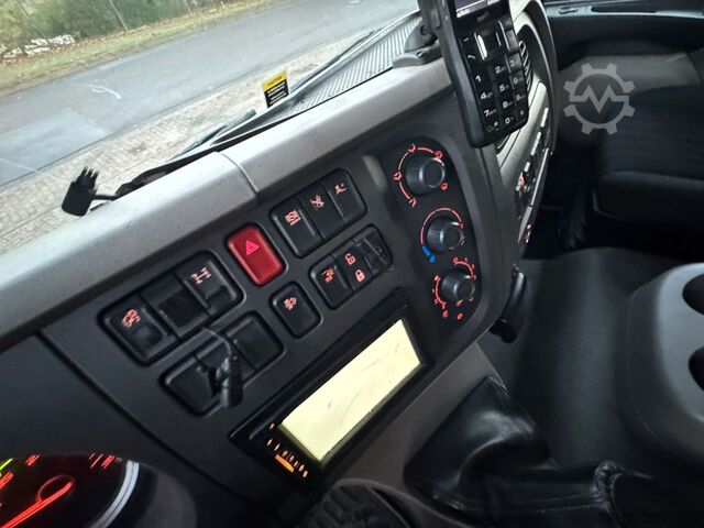 Ψυγείο φορτηγό DAF LF 16.260 Tiefkühlkoffer mit Ladebordwand