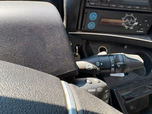 Perdeli panelvan RENAULT RENAULT D210 Planefahrzeug