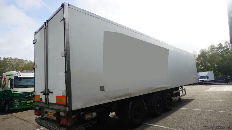Chladírenská/mrazírenská přeprava H.T.F. 3 AXLE ISOTHERM BOX TRAILER