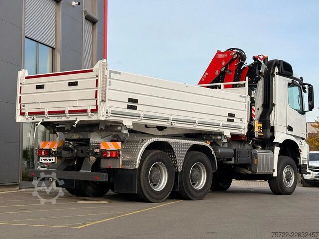 3-sidig tipp Mercedes-Benz Arocs 3348 AK 6x6 Krankipper mit Fassi F195A2.24