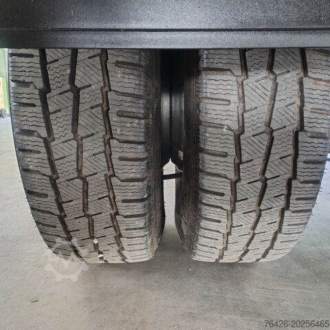 Bestelwagen met hydraulisch platform Iveco Daily 72 C 18 P Hi Matic