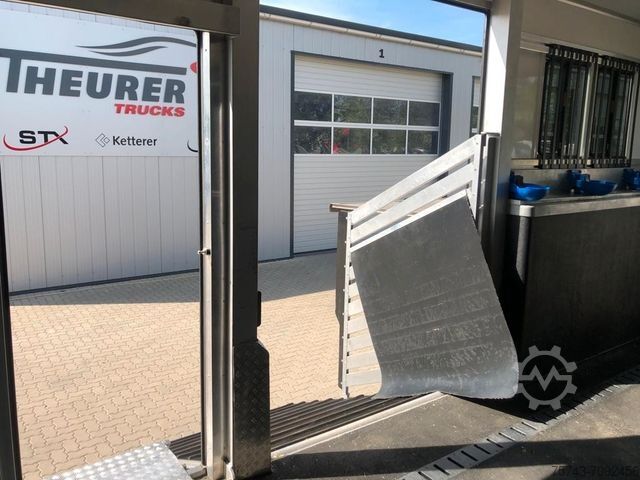 Camion pentru transport bovine SCANIA P 450 RJH  Pferde POP-OUT