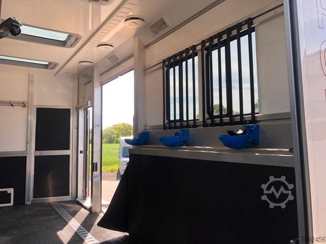 Camion pentru transport bovine SCANIA P 450 RJH  Pferde POP-OUT