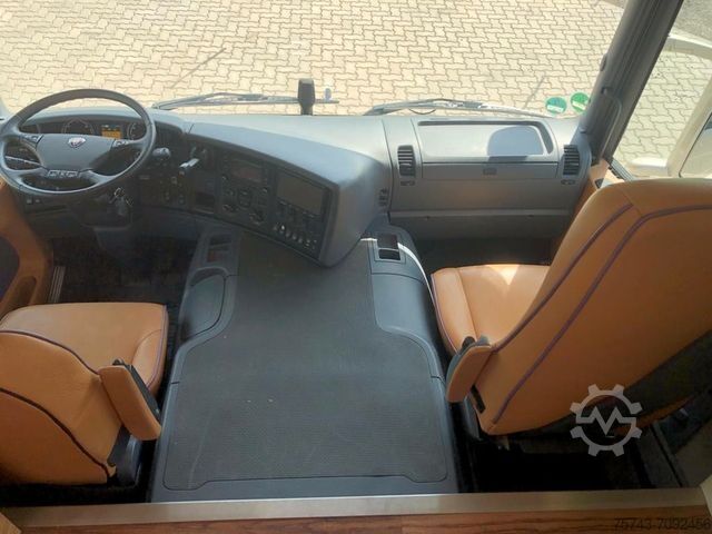 Camion pentru transport bovine SCANIA P 450 RJH  Pferde POP-OUT