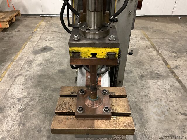 Puntlasmachine ESAB ZRED 164