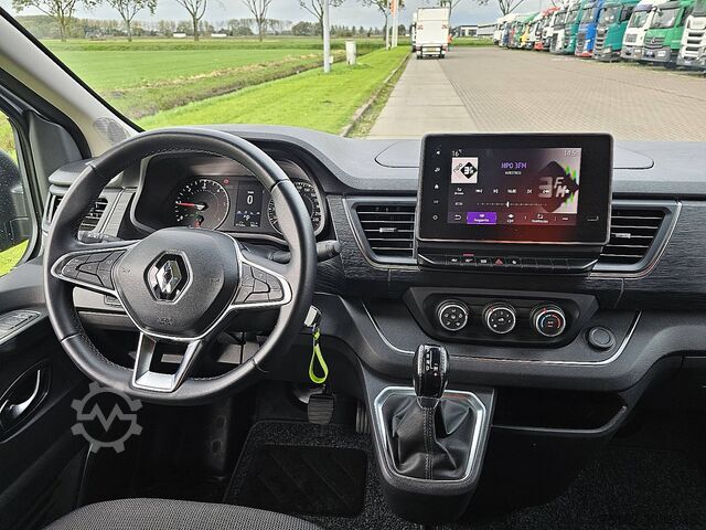 Personenbeförderung RENAULT TRAFIC 2.0 DCI ac aut. 9 pers EURO6