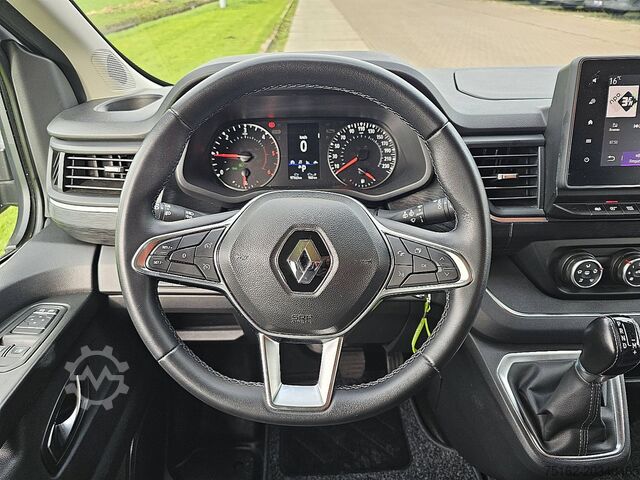 Personenbeförderung RENAULT TRAFIC 2.0 DCI ac aut. 9 pers EURO6