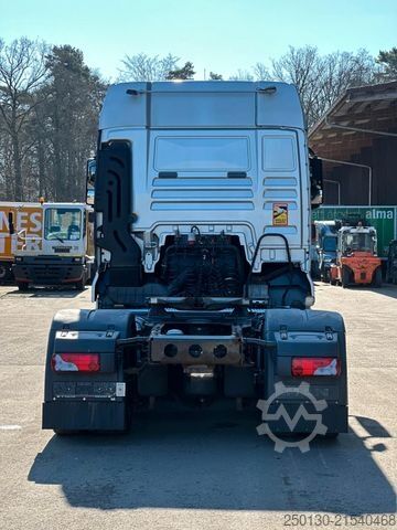 Standard tractor unit MAN TGX 18.440 4x2 EEV Retarder / 2Tanks / ACC /