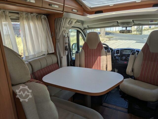 Semi-integrated camper HYMER/ERIBA Exsis-t 588
