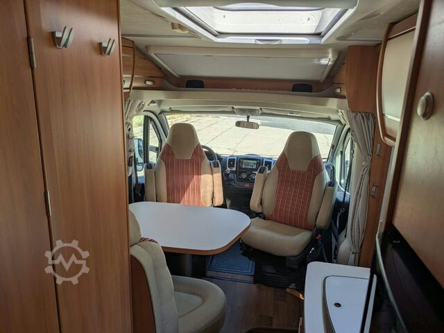 Semi-integrated camper HYMER/ERIBA Exsis-t 588