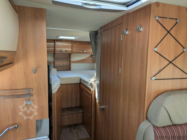 Semi-integrated camper HYMER/ERIBA Exsis-t 588