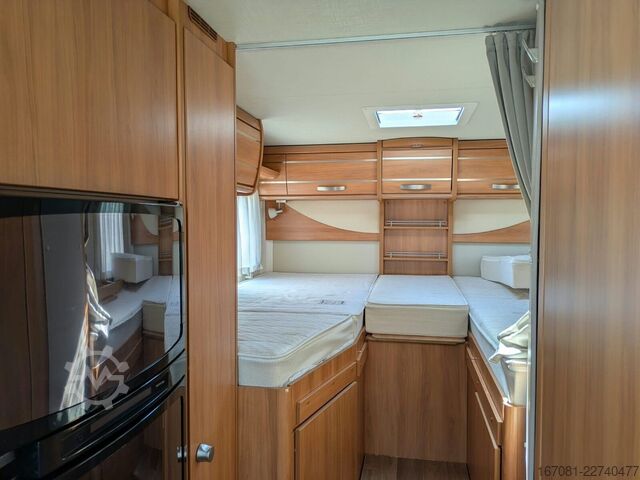 Semi-integrated camper HYMER/ERIBA Exsis-t 588