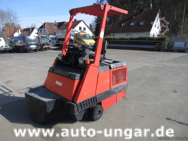 Zamiatarka drogowa Hako Jonas 1100 Ersatzteilträger Kubota Diese
