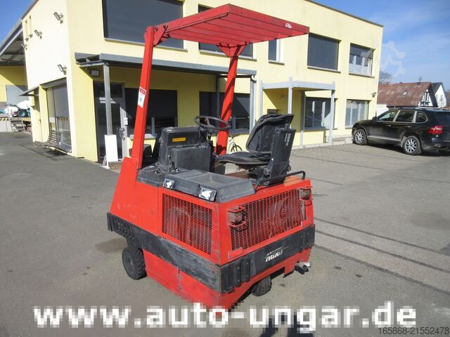 Zamiatarka drogowa Hako Jonas 1100 Ersatzteilträger Kubota Diese