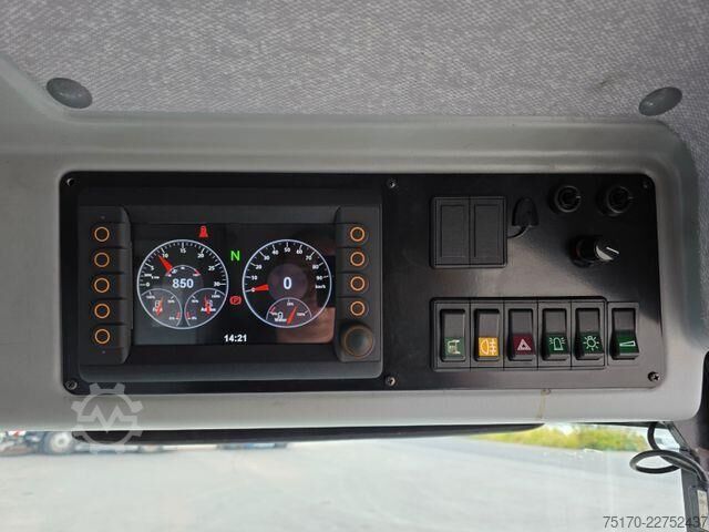Balayeuse de voirie Ravo 560 Klima Kamera Navigation