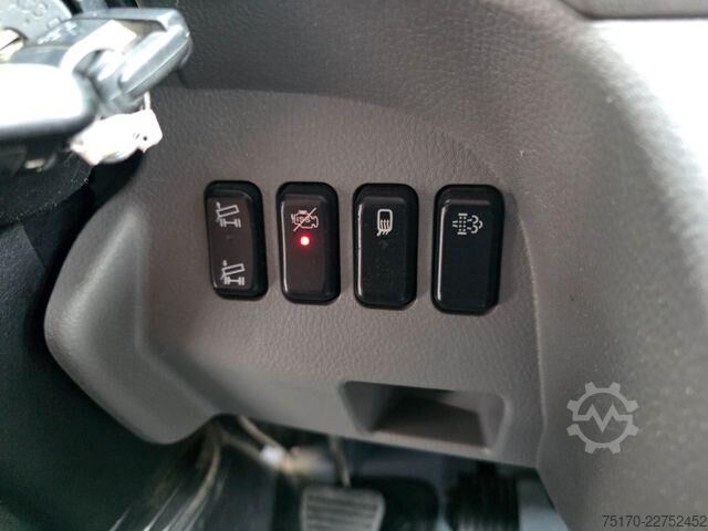 Benne Mitsubishi Fuso Canter 7C18D DoKa 7 Sitze AHK