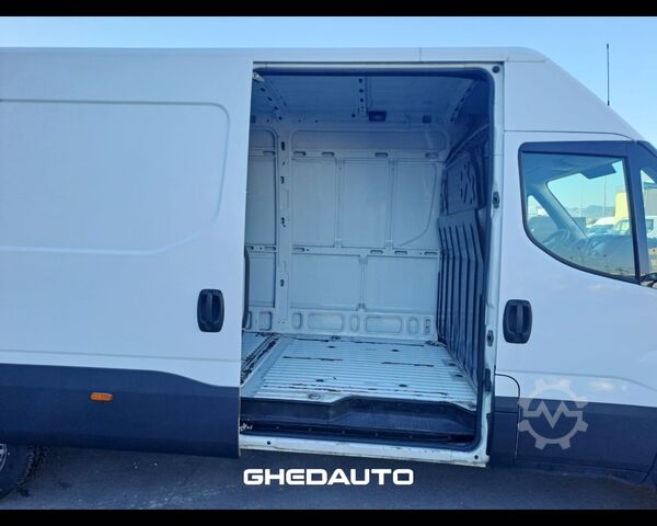Minibus IVECO DAILY 35S16 2.3 FURGONE PASSO LUNGO