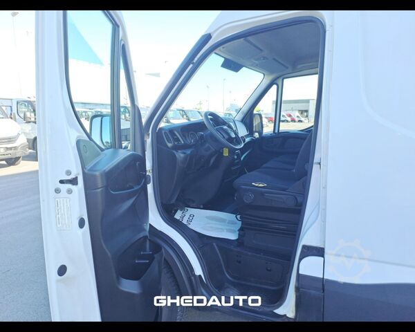 Minibus IVECO DAILY 35S16 2.3 FURGONE PASSO LUNGO