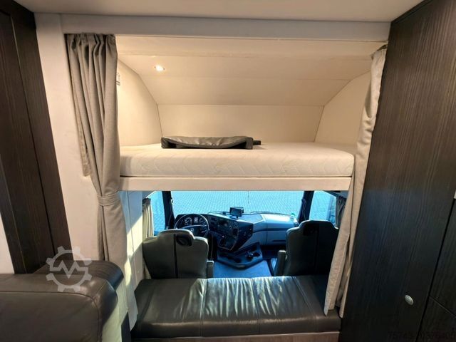 Viehtransporter LKW MERCEDES-BENZ ANTOS 1830 STX . POP-OUT 5 Pferde