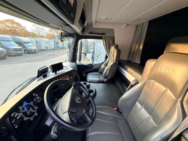 Viehtransporter LKW MERCEDES-BENZ ANTOS 1830 STX . POP-OUT 5 Pferde