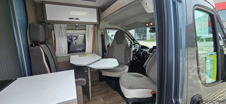 Autocaravana PÖSSL PÖSSL Roadstar 600 L*Längsbetten auf 6m